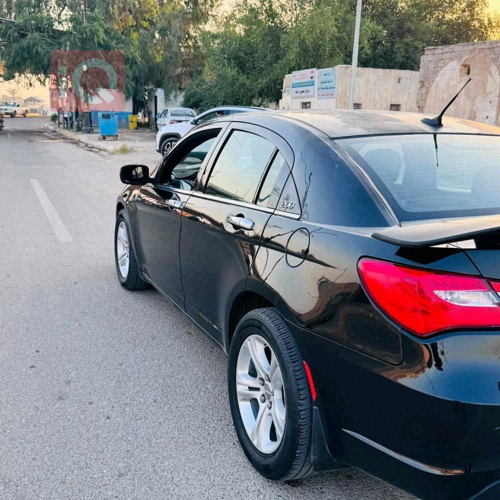 كرايسلر 200